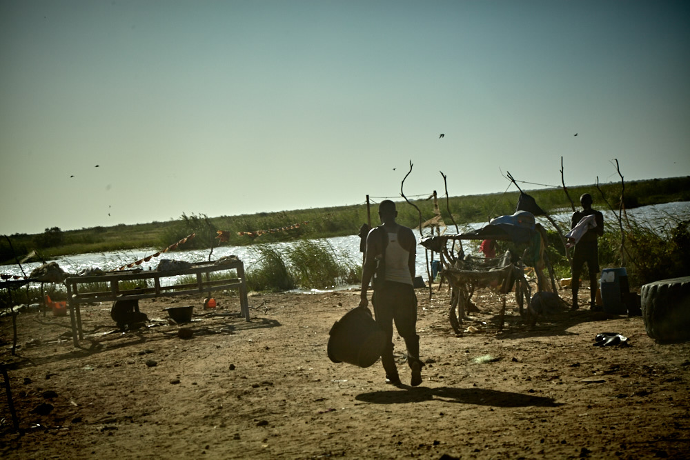 Dorf am Senegal-Fluss