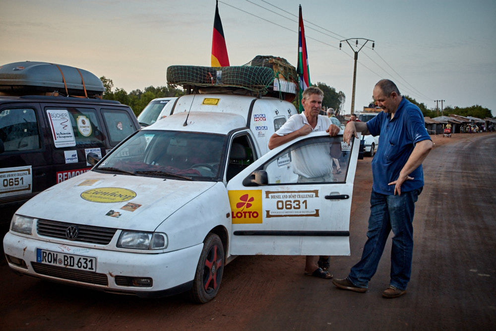 Warten auf die Fähre mit dem Rest der Truppe